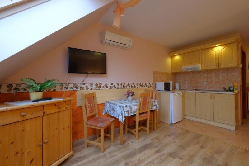 Rozmann Family Panzió&Apartmanhaz Sárvár Exterior foto