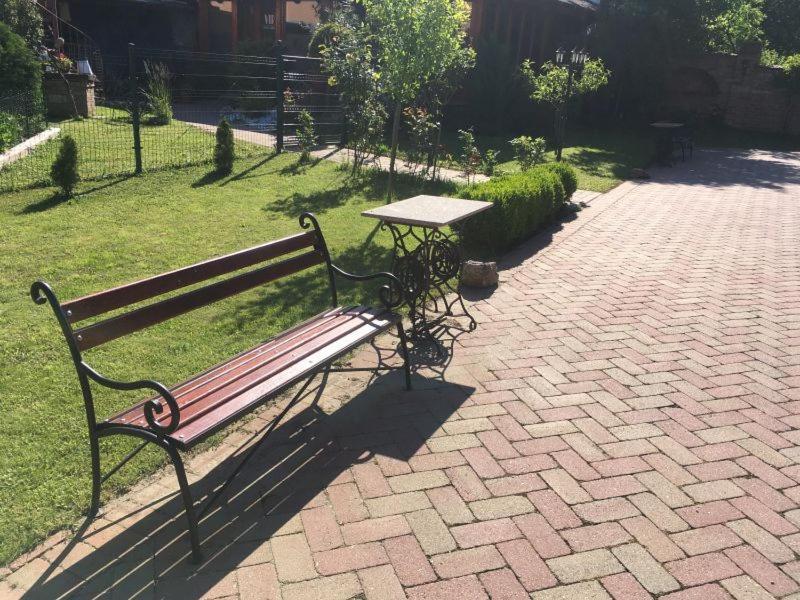 Rozmann Family Panzió&Apartmanhaz Sárvár Exterior foto