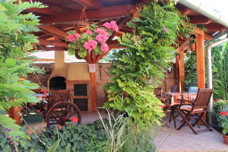 Rozmann Family Panzió&Apartmanhaz Sárvár Exterior foto